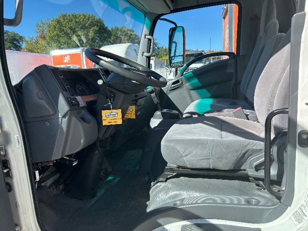 Light Duty Box Truck-Light and Medium Duty Trucks-Isuzu-2020-NPR EFI-Chicopee-MA-73,270\n\t\tmiles-$ 38,500 - Image 16