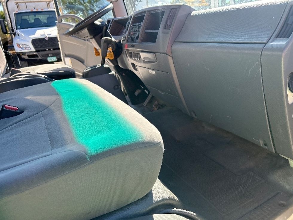 Light Duty Box Truck-Light and Medium Duty Trucks-Isuzu-2020-NPR EFI-Chicopee-MA-73,270\n\t\tmiles-$ 38,500 - Image 19