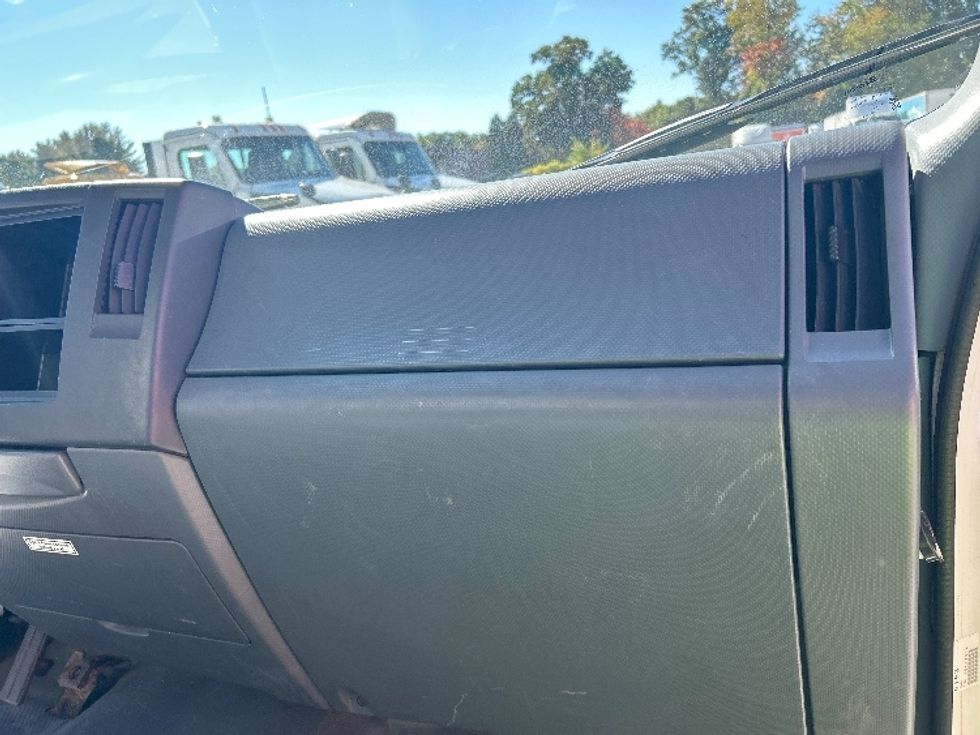 Light Duty Box Truck-Light and Medium Duty Trucks-Isuzu-2020-NPR EFI-Chicopee-MA-73,270\n\t\tmiles-$ 38,500 - Image 21