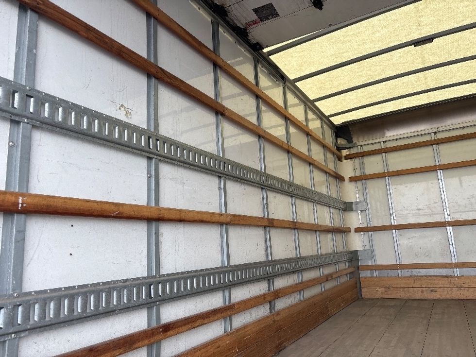 Light Duty Box Truck-Light and Medium Duty Trucks-Isuzu-2020-NPR EFI-Columbus-OH-65,533\n\t\tmiles-$ 38,500 - Image 11