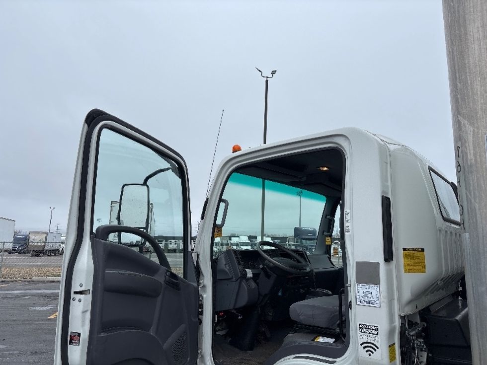 Light Duty Box Truck-Light and Medium Duty Trucks-Isuzu-2020-NPR EFI-Columbus-OH-65,533\n\t\tmiles-$ 38,500 - Image 16