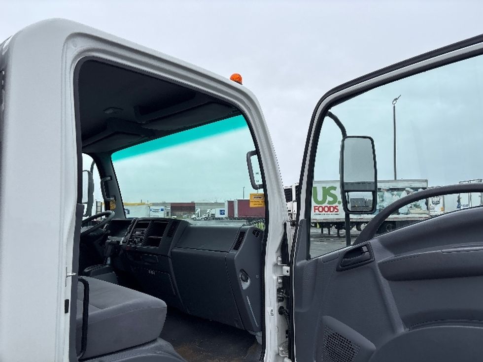 Light Duty Box Truck-Light and Medium Duty Trucks-Isuzu-2020-NPR EFI-Columbus-OH-65,533\n\t\tmiles-$ 38,500 - Image 20