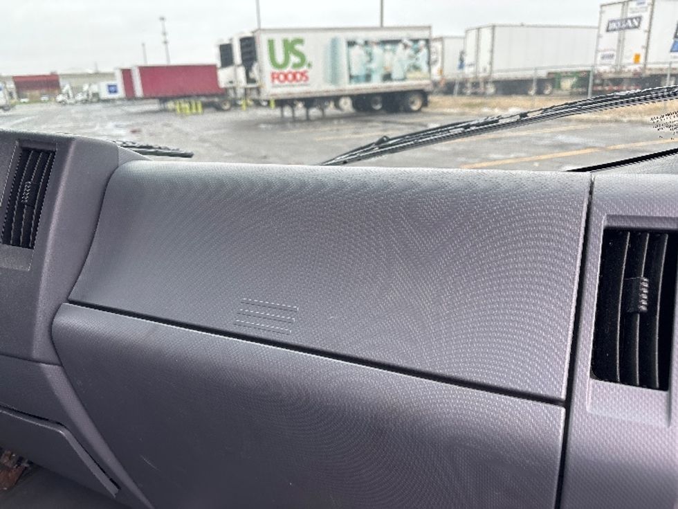 Light Duty Box Truck-Light and Medium Duty Trucks-Isuzu-2020-NPR EFI-Columbus-OH-65,533\n\t\tmiles-$ 38,500 - Image 21