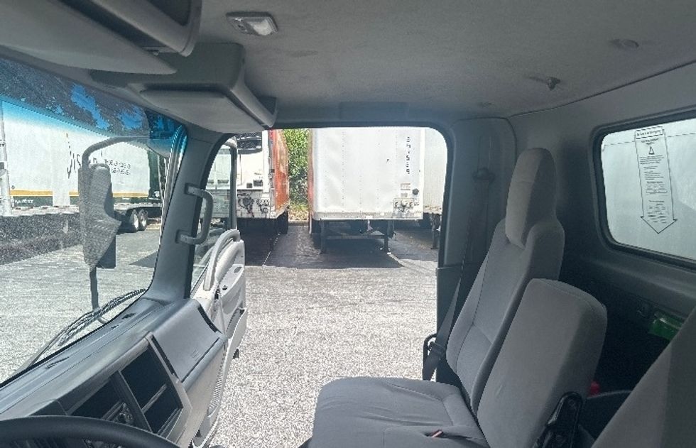 Light Duty Box Truck-Light and Medium Duty Trucks-Isuzu-2020-NPR EFI-Duluth-GA-121,897\n\t\tmiles-$ 38,000 - Image 19