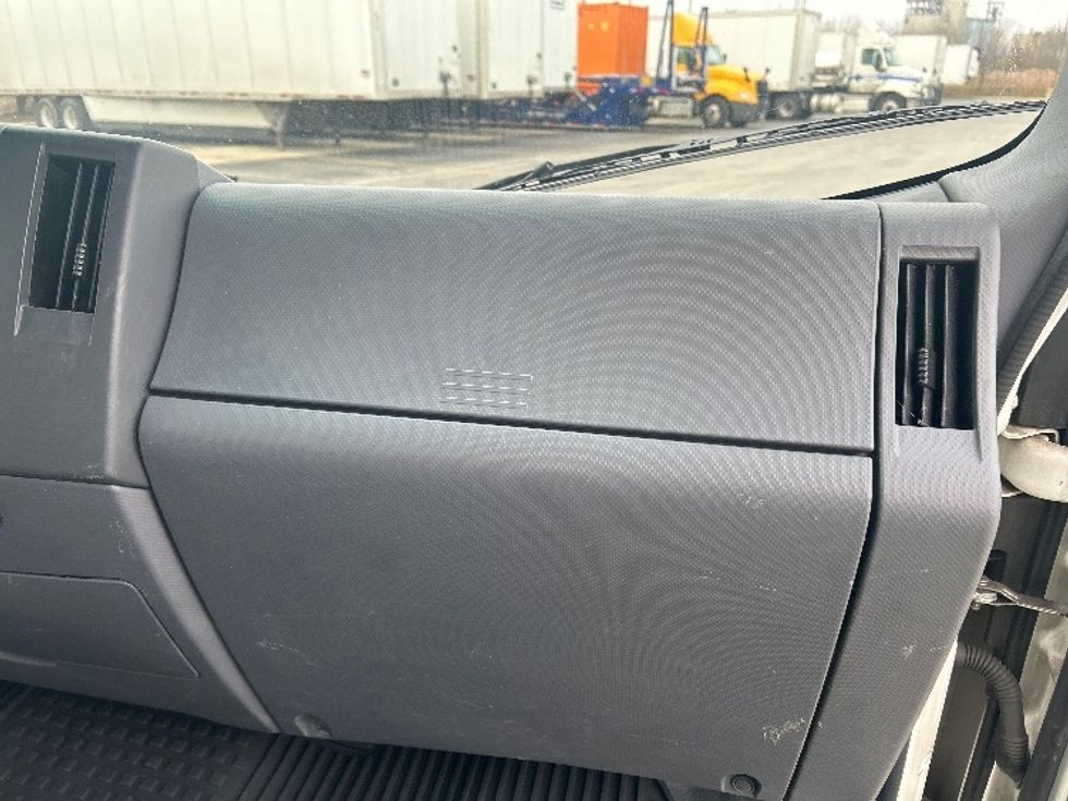 Light Duty Box Truck-Light and Medium Duty Trucks-Isuzu-2020-NPR EFI-East Chicago-IN-103,000\n\t\tmiles-$ 34,250 - Image 21