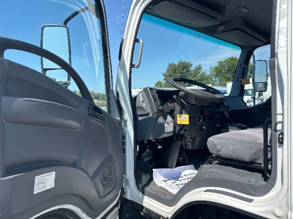 Light Duty Box Truck-Light and Medium Duty Trucks-Isuzu-2020-NPR EFI-East Chicago-IN-76,746\n\t\tmiles-$ 38,250 - Image 16