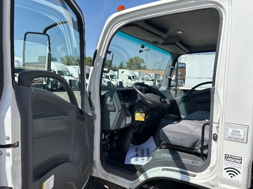 Light Duty Box Truck-Light and Medium Duty Trucks-Isuzu-2020-NPR EFI-East Chicago-IN-88,422\n\t\tmiles-$ 37,000 - Image 16
