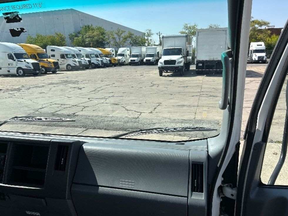 Light Duty Box Truck-Light and Medium Duty Trucks-Isuzu-2020-NPR EFI-East Chicago-IN-88,422\n\t\tmiles-$ 37,000 - Image 21