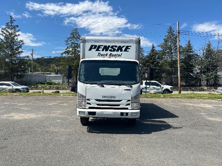 2020 Isuzu NPR photo 2