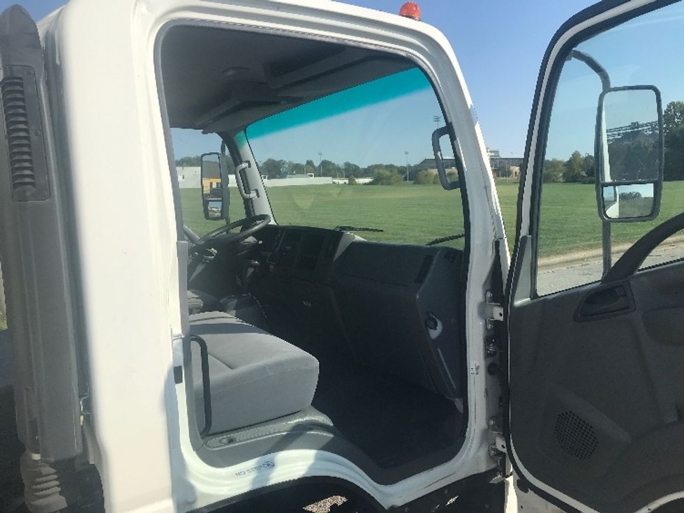 Light Duty Box Truck-Light and Medium Duty Trucks-Isuzu-2020-NPR EFI-Evansville-IN-103,960\n\t\tmiles-$ 35,500 - Image 20