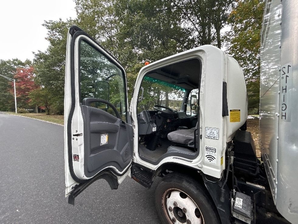 Light Duty Box Truck-Light and Medium Duty Trucks-Isuzu-2020-NPR EFI-Franklin-MA-103,953\n\t\tmiles-$ 35,500 - Image 16