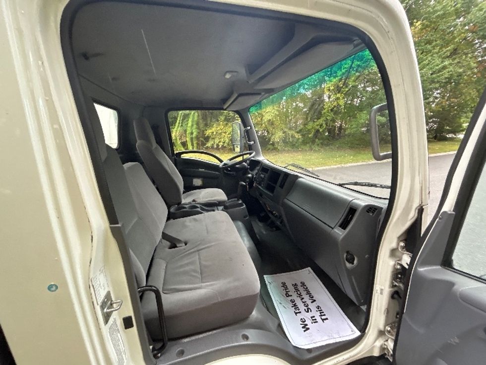 Light Duty Box Truck-Light and Medium Duty Trucks-Isuzu-2020-NPR EFI-Franklin-MA-103,953\n\t\tmiles-$ 35,500 - Image 20