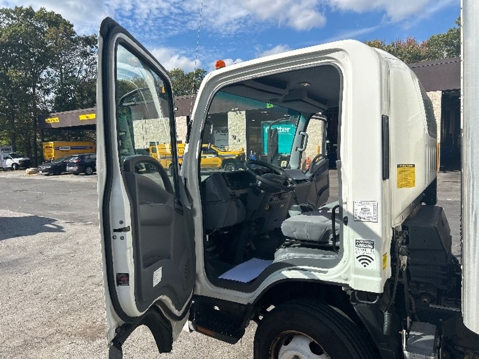 Light Duty Box Truck-Light and Medium Duty Trucks-Isuzu-2020-NPR EFI-Franklin-MA-79,813\n\t\tmiles-$ 37,750 - Image 17