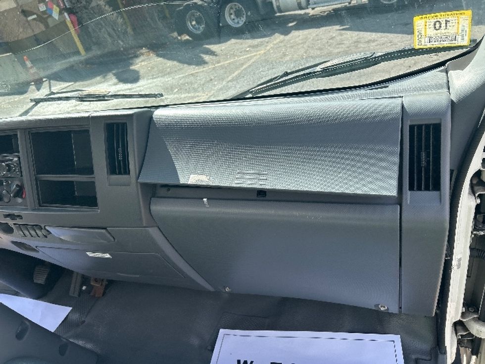 Light Duty Box Truck-Light and Medium Duty Trucks-Isuzu-2020-NPR EFI-Franklin-MA-79,813\n\t\tmiles-$ 37,750 - Image 21