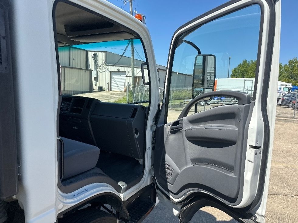 Light Duty Box Truck-Light and Medium Duty Trucks-Isuzu-2020-NPR EFI-Hammond-LA-90,581\n\t\tmiles-$ 40,500 - Image 20