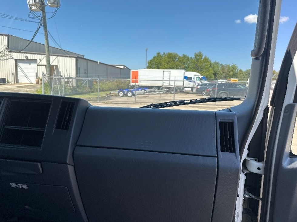 Light Duty Box Truck-Light and Medium Duty Trucks-Isuzu-2020-NPR EFI-Hammond-LA-90,581\n\t\tmiles-$ 40,500 - Image 21