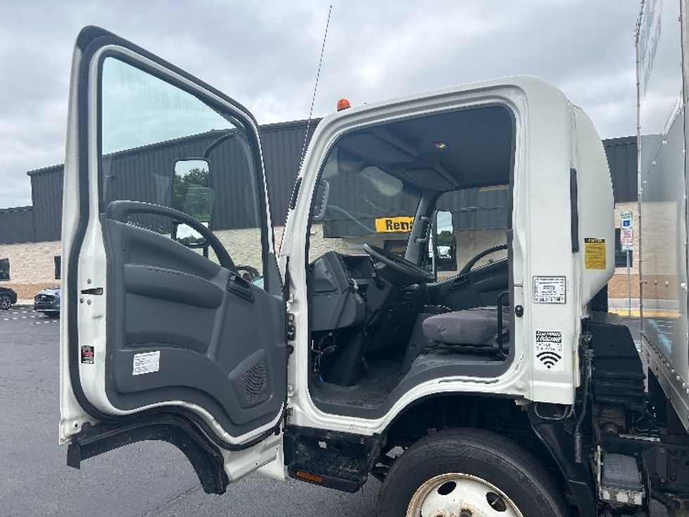 Light Duty Box Truck-Light and Medium Duty Trucks-Isuzu-2020-NPR EFI-Hazleton-PA-88,084\n\t\tmiles-$ 40,750 - Image 16