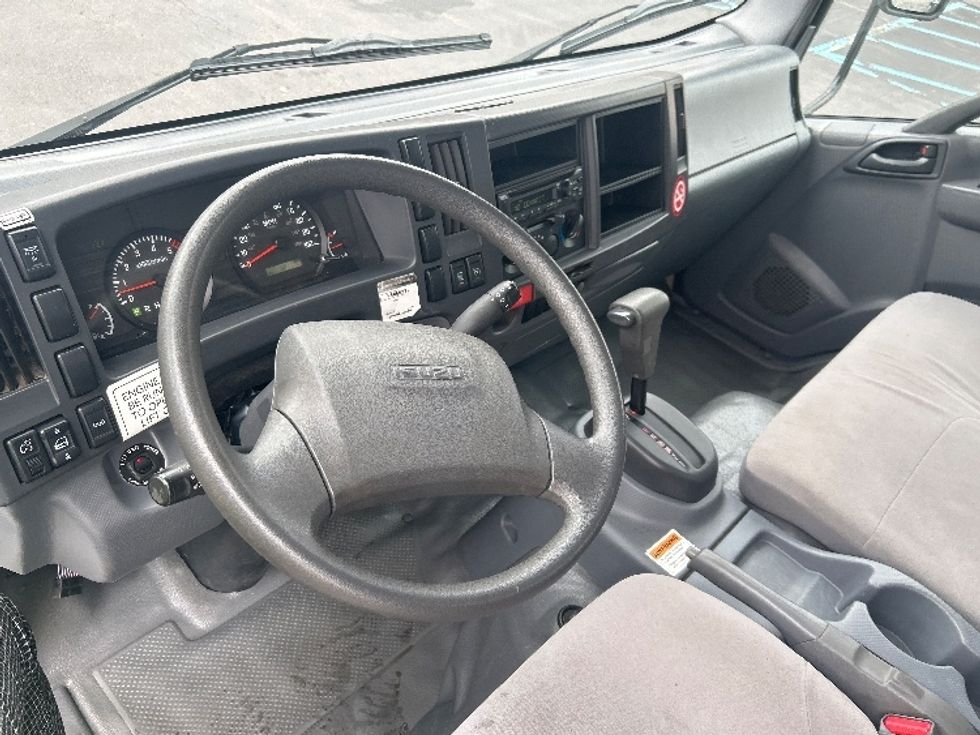 Light Duty Box Truck-Light and Medium Duty Trucks-Isuzu-2020-NPR EFI-Hazleton-PA-88,084\n\t\tmiles-$ 40,750 - Image 17