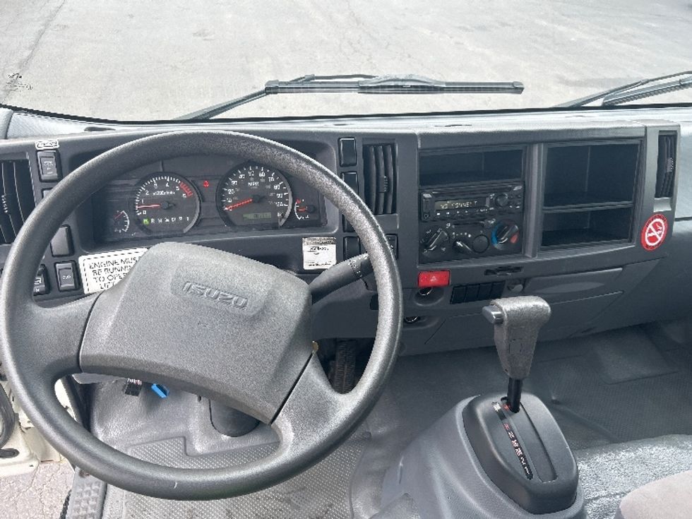Light Duty Box Truck-Light and Medium Duty Trucks-Isuzu-2020-NPR EFI-Hazleton-PA-88,084\n\t\tmiles-$ 40,750 - Image 18