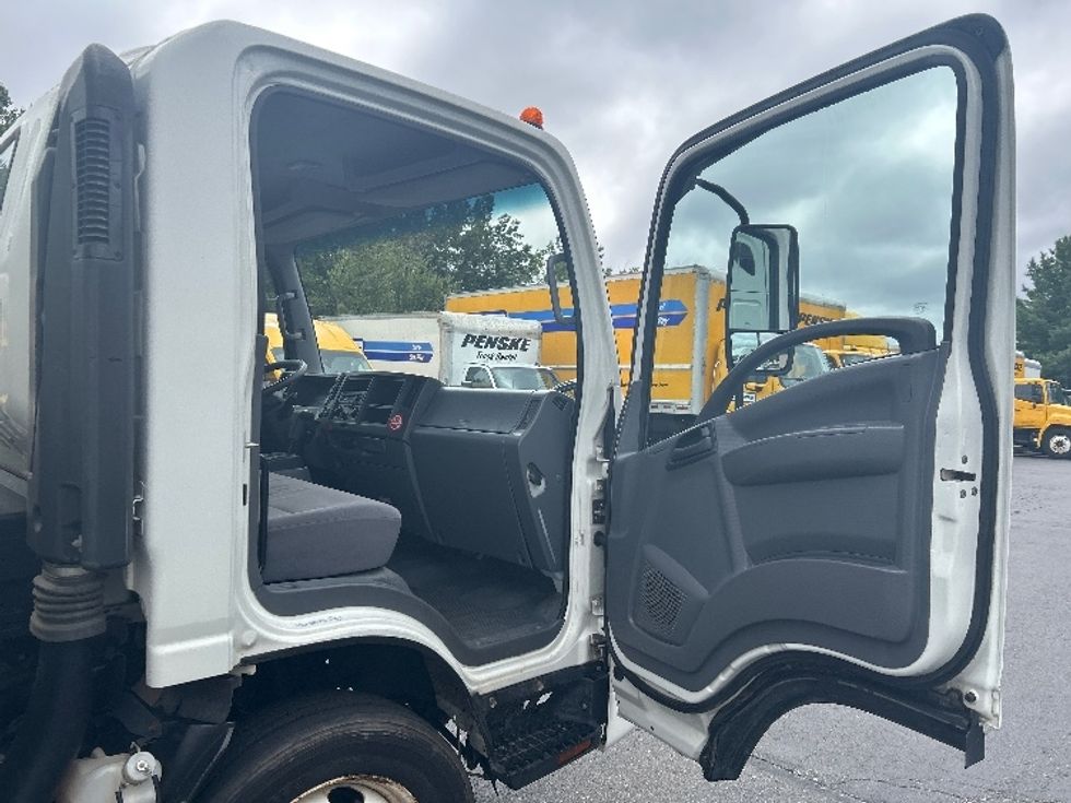 Light Duty Box Truck-Light and Medium Duty Trucks-Isuzu-2020-NPR EFI-Hazleton-PA-88,084\n\t\tmiles-$ 40,750 - Image 20