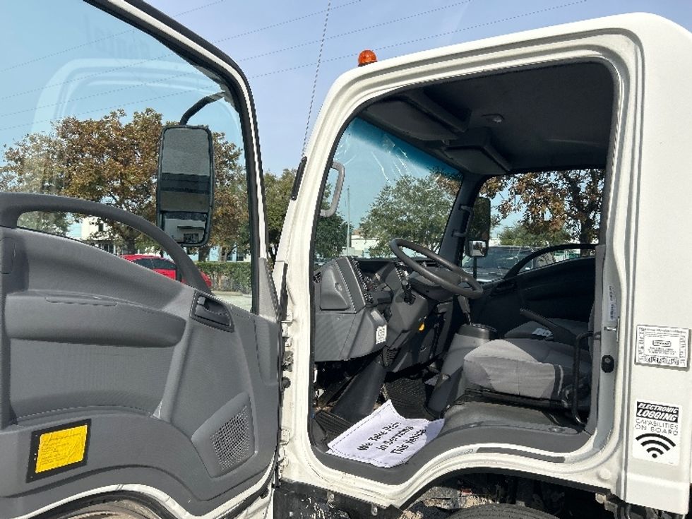Light Duty Box Truck-Light and Medium Duty Trucks-Isuzu-2020-NPR EFI-Houston-TX-102,210\n\t\tmiles-$ 38,500 - Image 16
