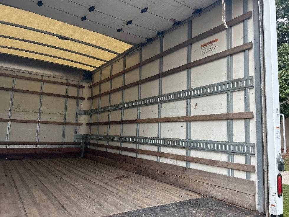 Light Duty Box Truck-Light and Medium Duty Trucks-Isuzu-2020-NPR EFI-Hueytown-AL-125,228\n\t\tmiles-$ 35,750 - Image 12