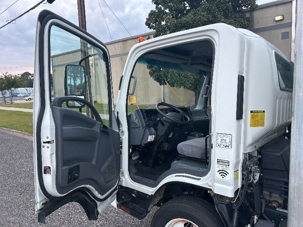 Light Duty Box Truck-Light and Medium Duty Trucks-Isuzu-2020-NPR EFI-Hueytown-AL-125,228\n\t\tmiles-$ 35,750 - Image 16