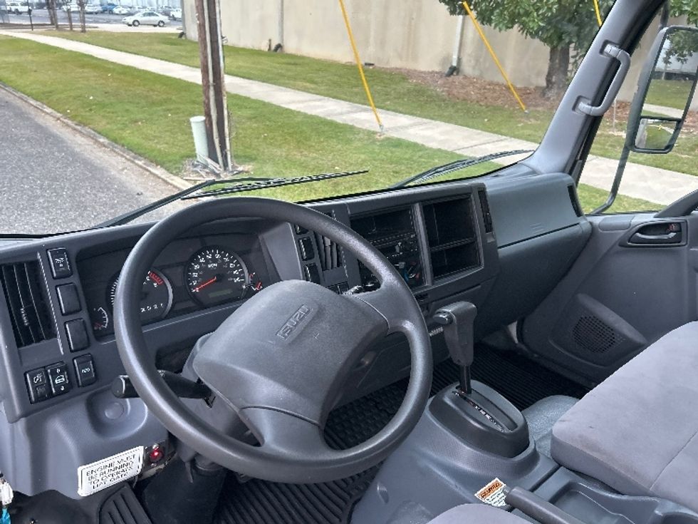 Light Duty Box Truck-Light and Medium Duty Trucks-Isuzu-2020-NPR EFI-Hueytown-AL-125,228\n\t\tmiles-$ 35,750 - Image 17