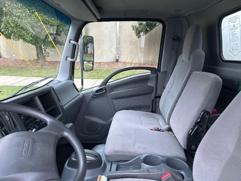 Light Duty Box Truck-Light and Medium Duty Trucks-Isuzu-2020-NPR EFI-Hueytown-AL-125,228\n\t\tmiles-$ 35,750 - Image 19