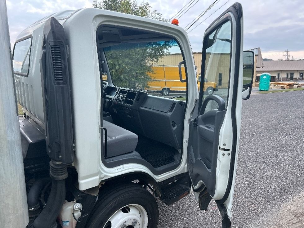 Light Duty Box Truck-Light and Medium Duty Trucks-Isuzu-2020-NPR EFI-Hueytown-AL-125,228\n\t\tmiles-$ 35,750 - Image 20