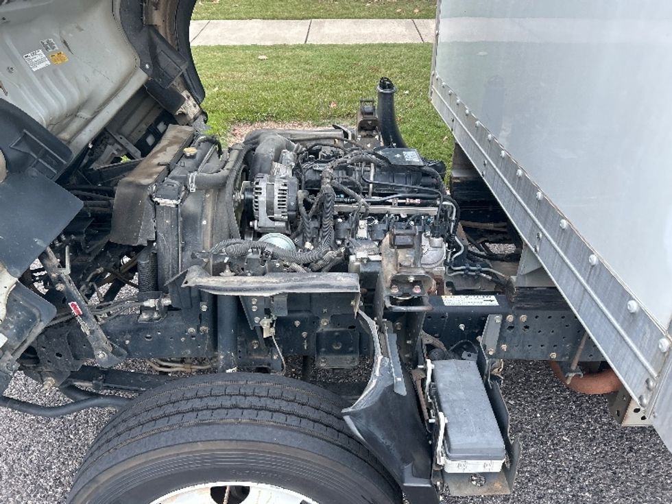 Light Duty Box Truck-Light and Medium Duty Trucks-Isuzu-2020-NPR EFI-Hueytown-AL-125,228\n\t\tmiles-$ 35,750 - Image 24