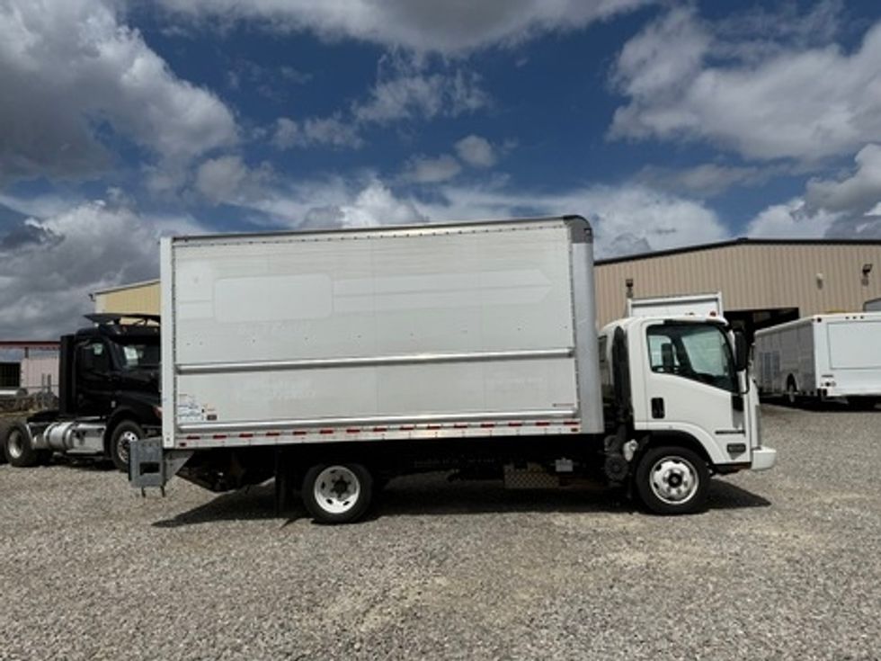 Light Duty Box Truck-Light and Medium Duty Trucks-Isuzu-2020-NPR EFI-Hueytown-AL-125,228\n\t\tmiles-$ 35,750 - Image 4