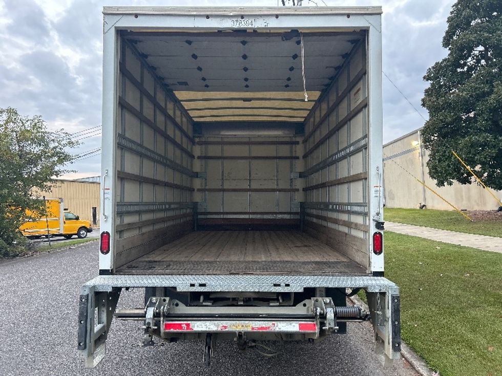 Light Duty Box Truck-Light and Medium Duty Trucks-Isuzu-2020-NPR EFI-Hueytown-AL-125,228\n\t\tmiles-$ 35,750 - Image 8
