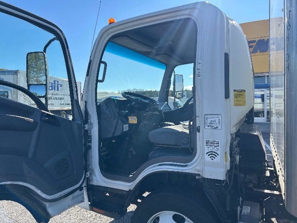 Light Duty Box Truck-Light and Medium Duty Trucks-Isuzu-2020-NPR EFI-Huntington-WV-138,067\n\t\tmiles-$ 34,500 - Image 15