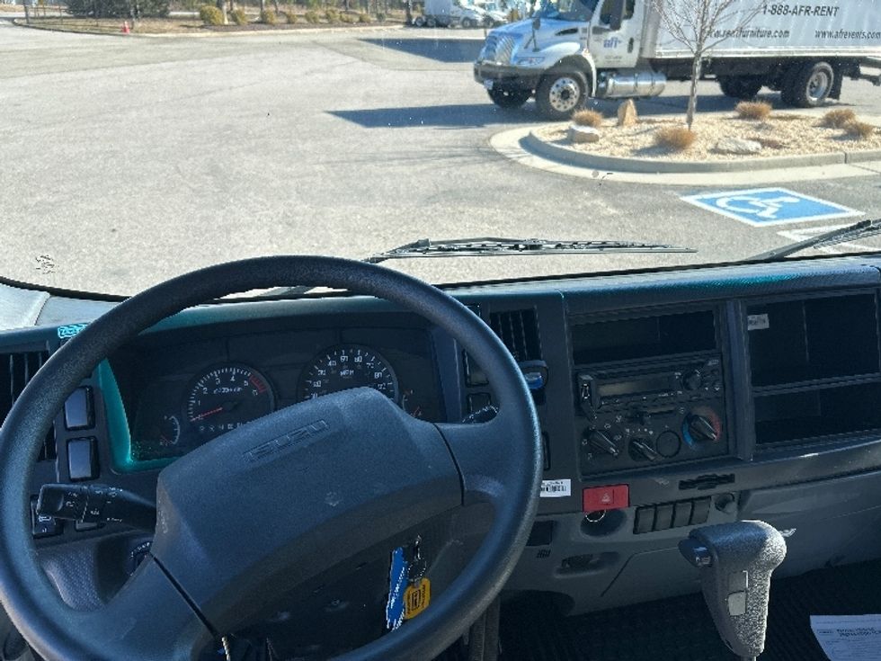 Light Duty Box Truck-Light and Medium Duty Trucks-Isuzu-2020-NPR EFI-Huntington-WV-138,067\n\t\tmiles-$ 34,500 - Image 17