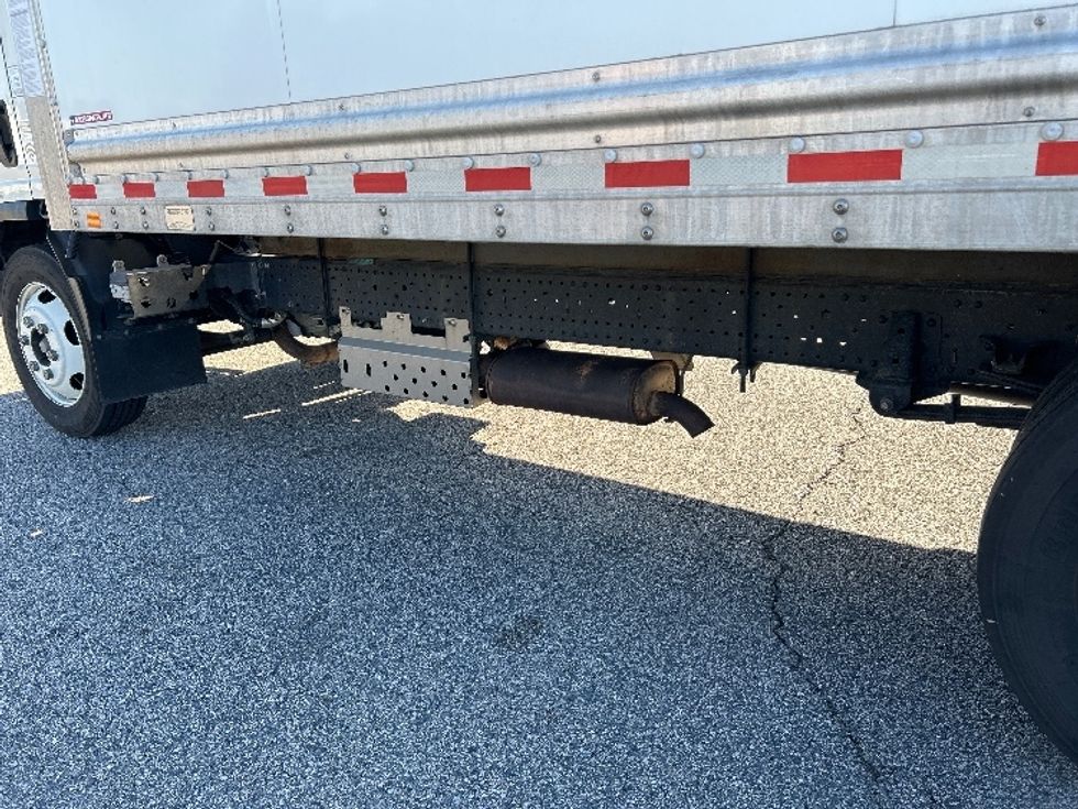 Light Duty Box Truck-Light and Medium Duty Trucks-Isuzu-2020-NPR EFI-Huntington-WV-138,067\n\t\tmiles-$ 34,500 - Image 4