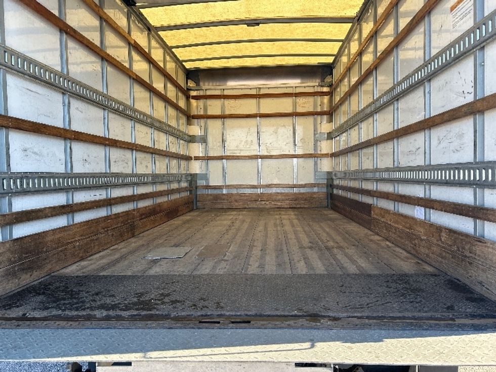 Light Duty Box Truck-Light and Medium Duty Trucks-Isuzu-2020-NPR EFI-Huntington-WV-138,067\n\t\tmiles-$ 34,500 - Image 9