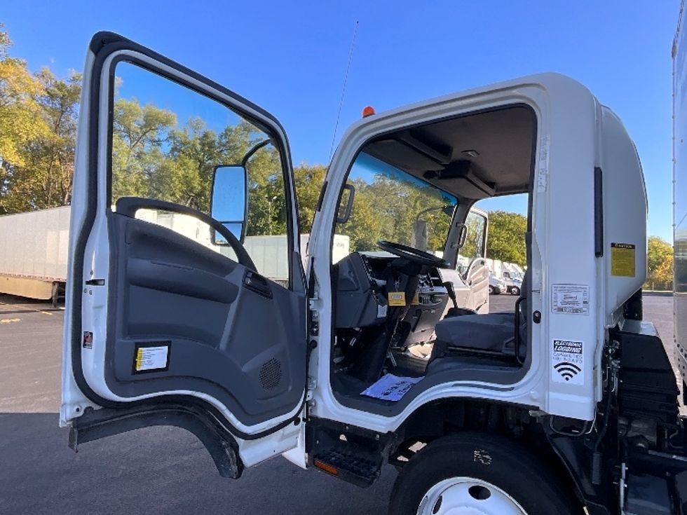 Light Duty Box Truck-Light and Medium Duty Trucks-Isuzu-2020-NPR EFI-Indianapolis-IN-92,416\n\t\tmiles-$ 36,750 - Image 16