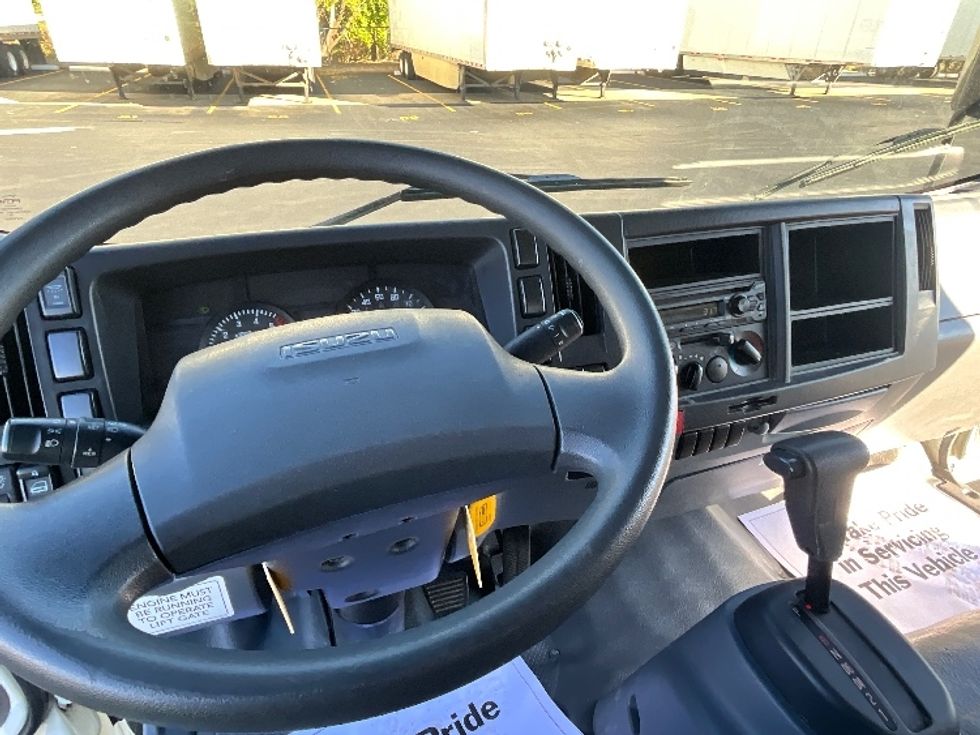 Light Duty Box Truck-Light and Medium Duty Trucks-Isuzu-2020-NPR EFI-Indianapolis-IN-92,416\n\t\tmiles-$ 36,750 - Image 17