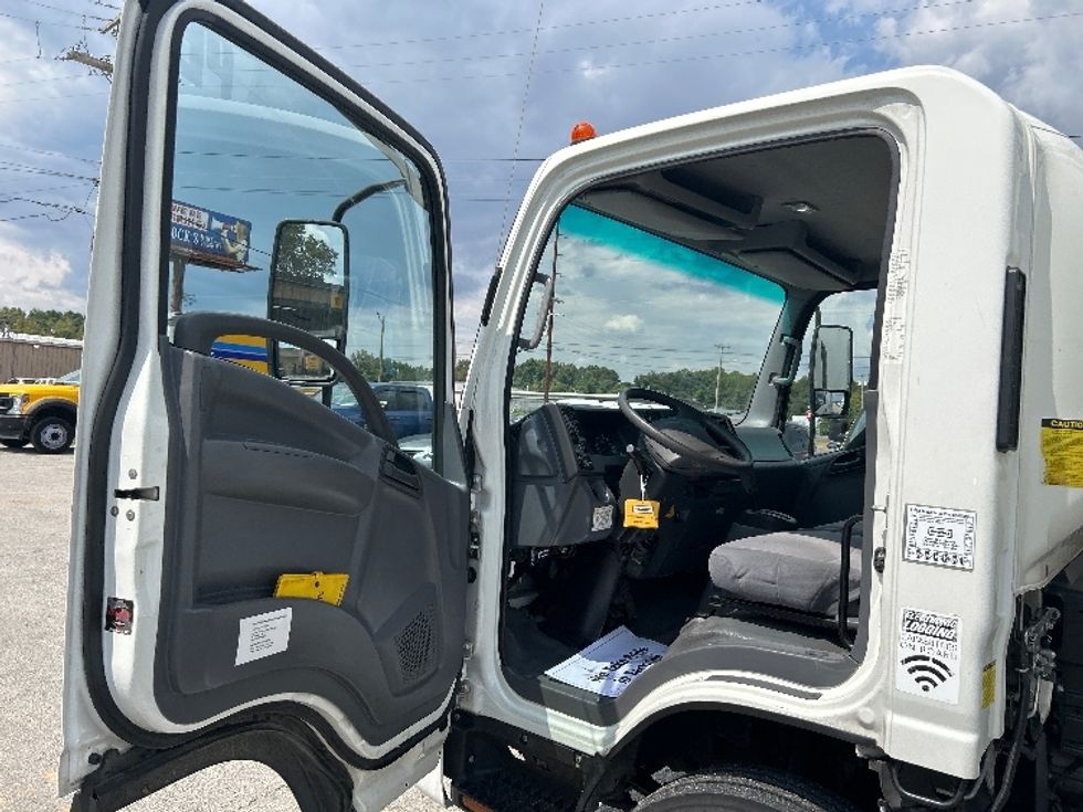 Light Duty Box Truck-Light and Medium Duty Trucks-Isuzu-2020-NPR EFI-Jackson-TN-87,591\n\t\tmiles-$ 40,750 - Image 16