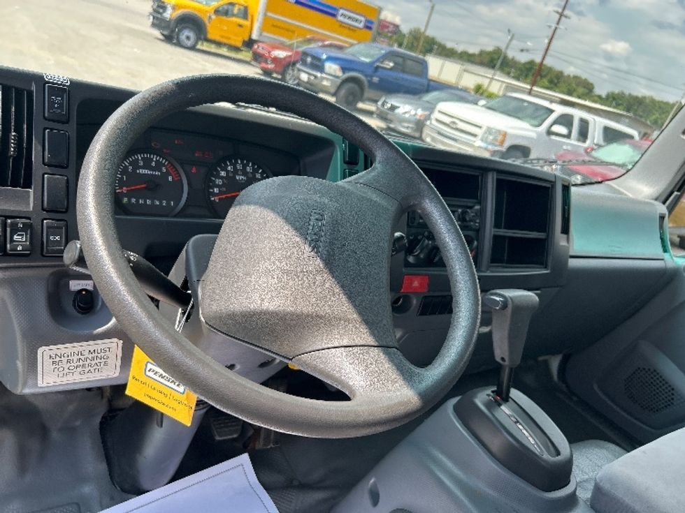 Light Duty Box Truck-Light and Medium Duty Trucks-Isuzu-2020-NPR EFI-Jackson-TN-87,591\n\t\tmiles-$ 40,750 - Image 17