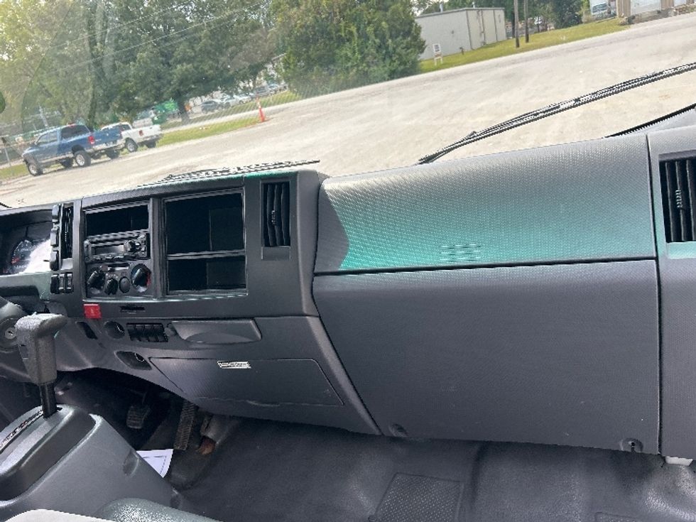 Light Duty Box Truck-Light and Medium Duty Trucks-Isuzu-2020-NPR EFI-Jackson-TN-87,591\n\t\tmiles-$ 40,750 - Image 21