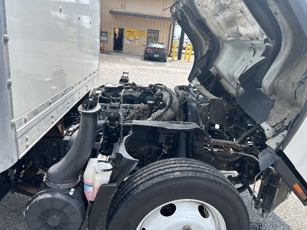 Light Duty Box Truck-Light and Medium Duty Trucks-Isuzu-2020-NPR EFI-Jackson-TN-87,591\n\t\tmiles-$ 40,750 - Image 23