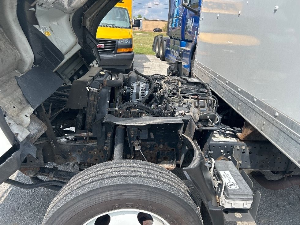 Light Duty Box Truck-Light and Medium Duty Trucks-Isuzu-2020-NPR EFI-Jackson-TN-87,591\n\t\tmiles-$ 40,750 - Image 24