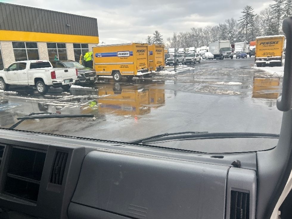 Light Duty Box Truck-Light and Medium Duty Trucks-Isuzu-2020-NPR EFI-Londonderry-NH-48,066\n\t\tmiles-$ 40,250 - Image 21