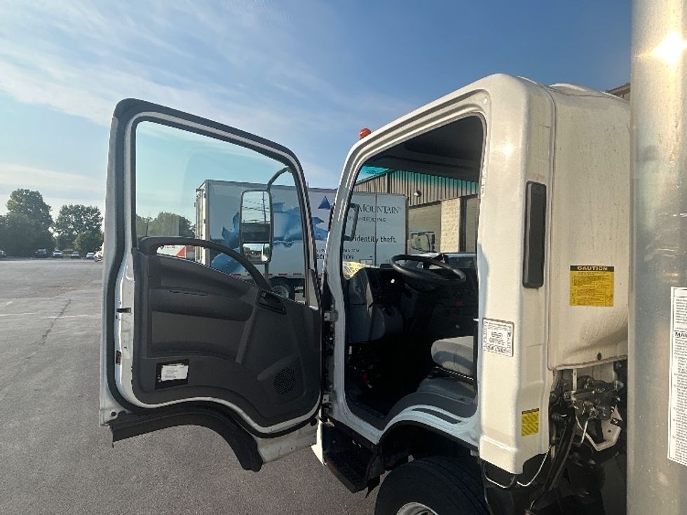 Light Duty Box Truck-Light and Medium Duty Trucks-Isuzu-2020-NPR EFI-Louisville-KY-39,658\n\t\tmiles-$ 44,750 - Image 16