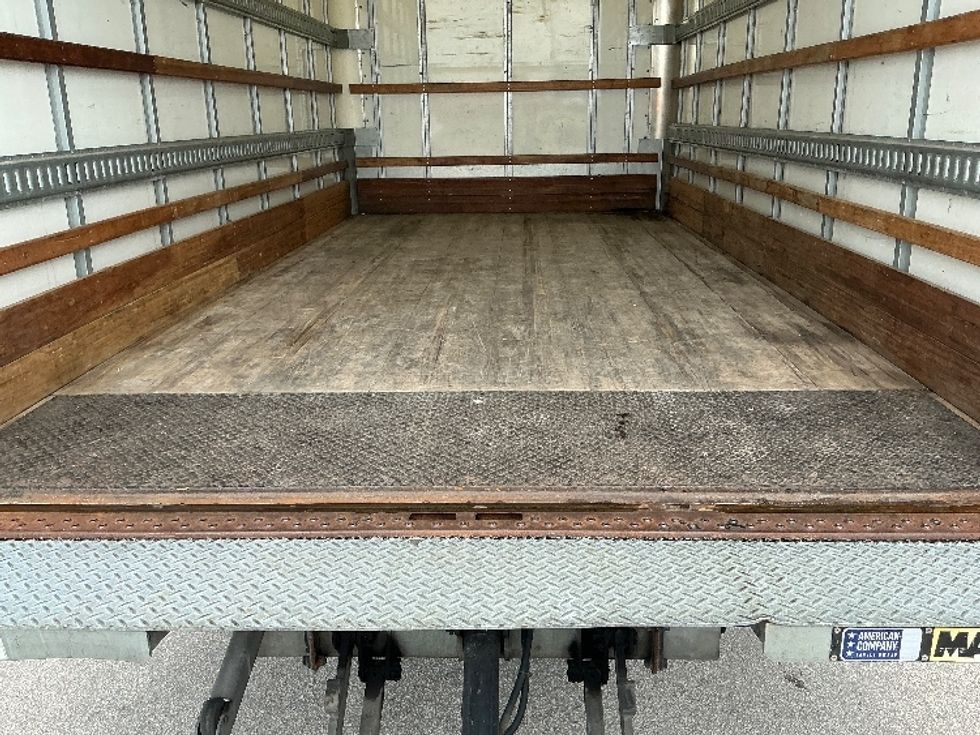 Light Duty Box Truck-Light and Medium Duty Trucks-Isuzu-2020-NPR EFI-Miami-FL-83,957\n\t\tmiles-$ 41,250 - Image 10