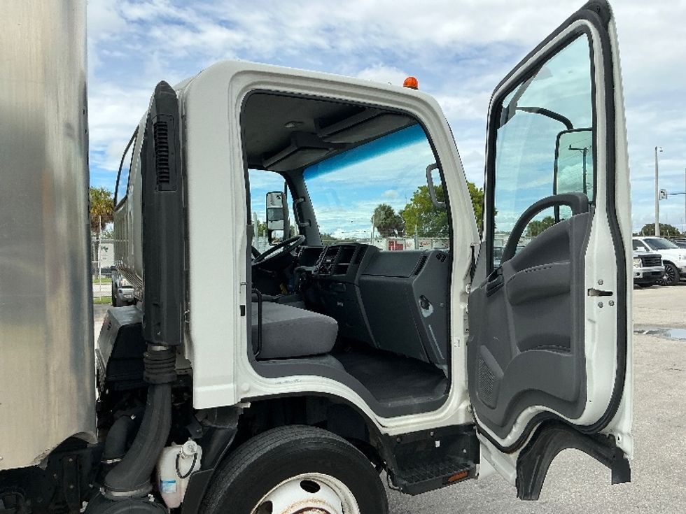 Light Duty Box Truck-Light and Medium Duty Trucks-Isuzu-2020-NPR EFI-Miami-FL-83,957\n\t\tmiles-$ 41,250 - Image 20