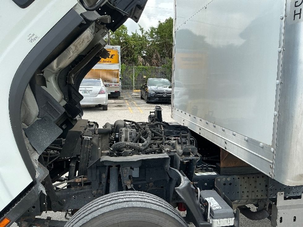 Light Duty Box Truck-Light and Medium Duty Trucks-Isuzu-2020-NPR EFI-Miami-FL-83,957\n\t\tmiles-$ 41,250 - Image 24