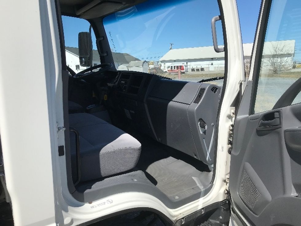 Light Duty Box Truck-Light and Medium Duty Trucks-Isuzu-2020-NPR EFI-Milford-DE-93,040\n\t\tmiles-$ 39,750 - Image 20